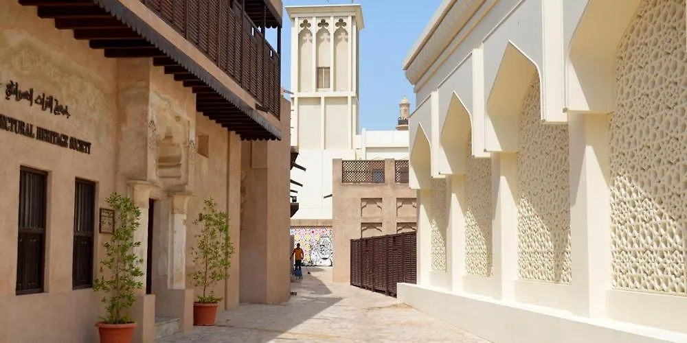 Honeycomb Capsule Hostel Near Burjuman And Sharaf Dg Metro Dubai