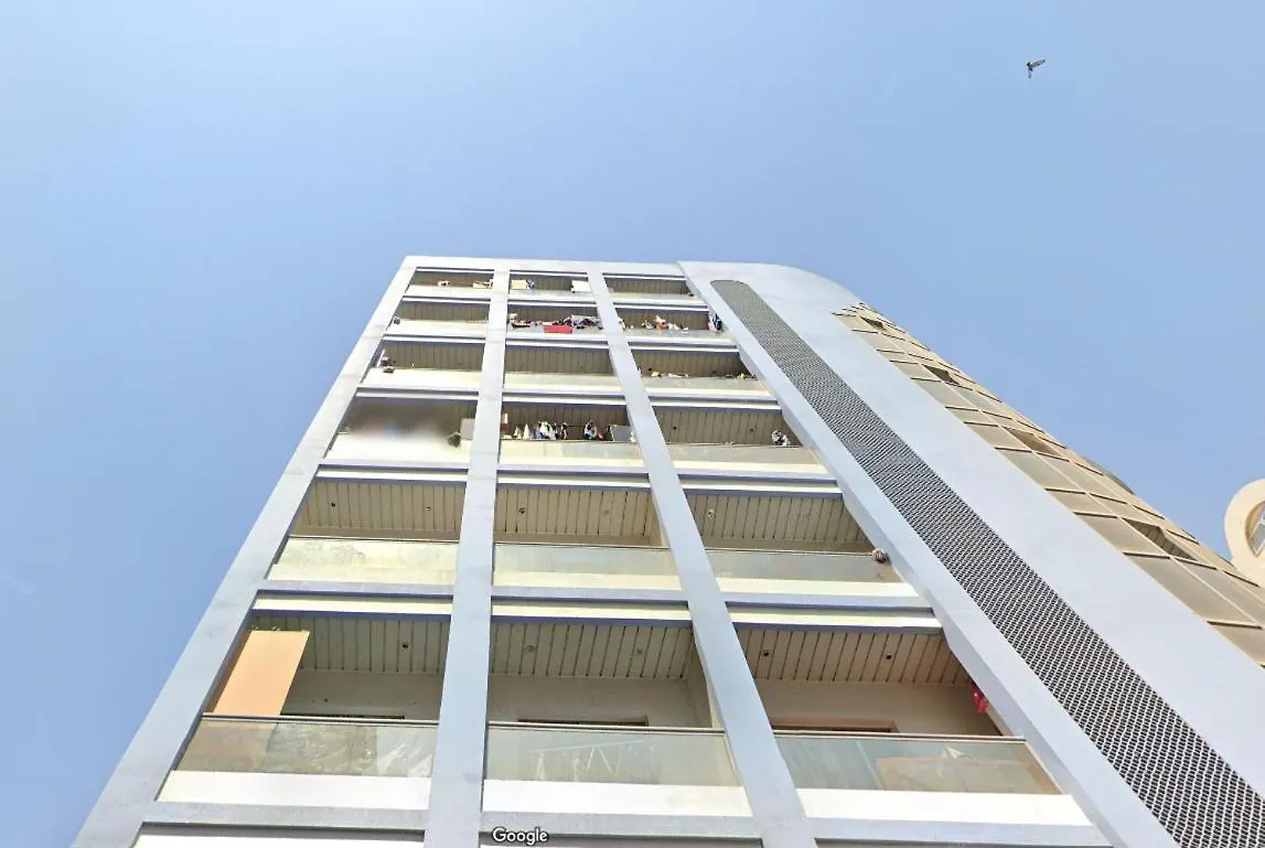 Honeycomb Capsule Hostel Near Burjuman And Sharaf Dg Metro Dubai