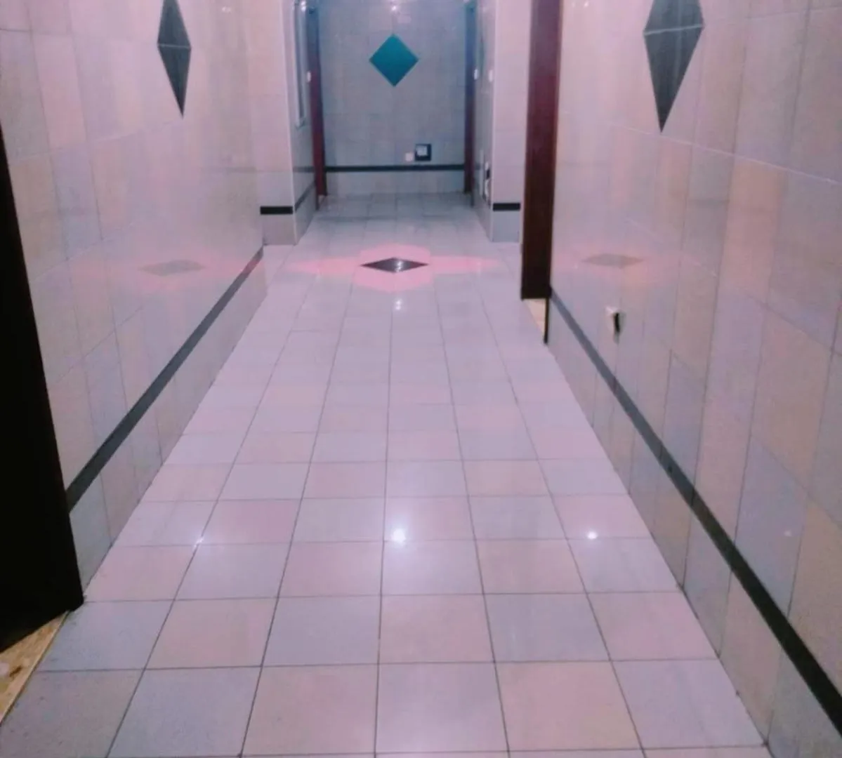 Honeycomb Capsule Hostel Near Burjuman And Sharaf Dg Metro Dubai