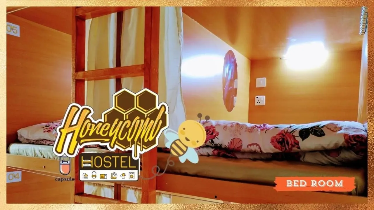 Honeycomb Capsule Hostel Near Burjuman And Sharaf Dg Metro Dubai